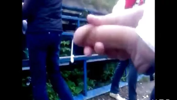 英国护送新拍摄黄昏青少年派对